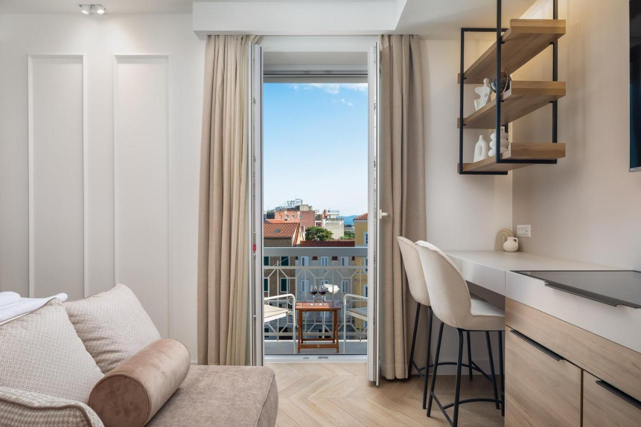 Luxury Rooms Le Prestige Few Minutes From Split'S Iconic Waterfront Exterior photo