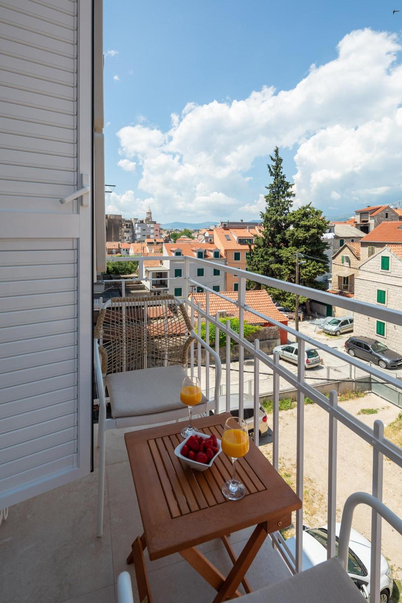Luxury Rooms Le Prestige Few Minutes From Split'S Iconic Waterfront Exterior photo