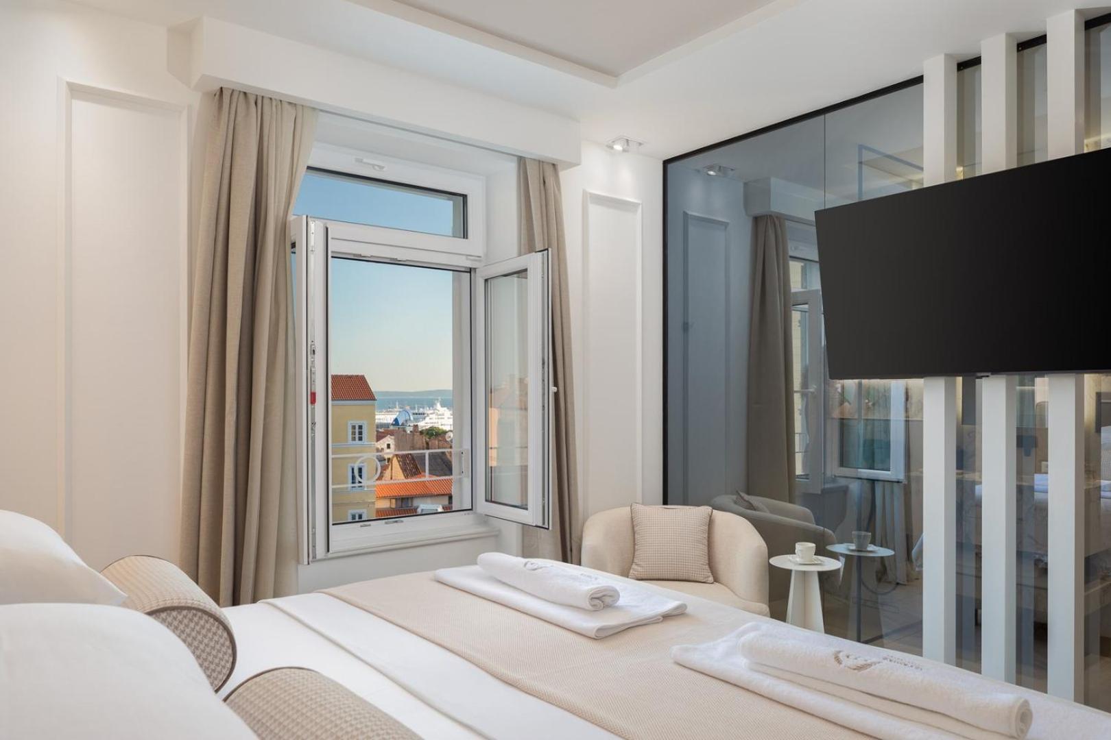 Luxury Rooms Le Prestige Few Minutes From Split'S Iconic Waterfront Exterior photo