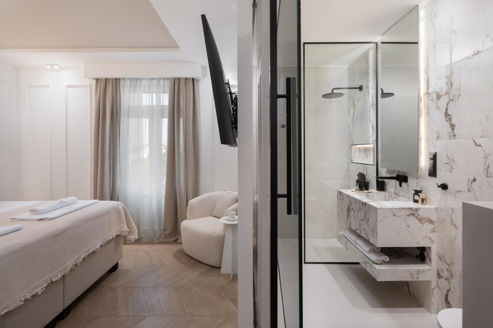 Luxury Rooms Le Prestige Few Minutes From Split'S Iconic Waterfront Exterior photo