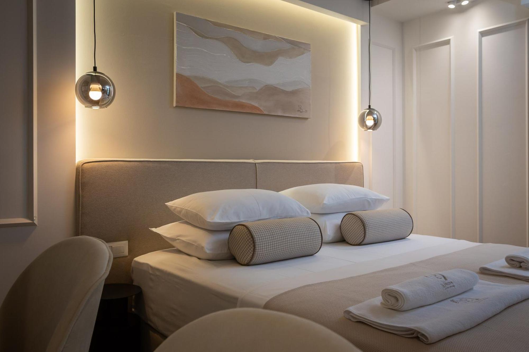 Luxury Rooms Le Prestige Few Minutes From Split'S Iconic Waterfront Exterior photo